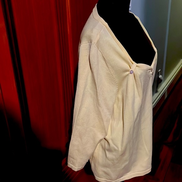 Yellow long sleeve top by Cami in 3x - Picture 2 of 8